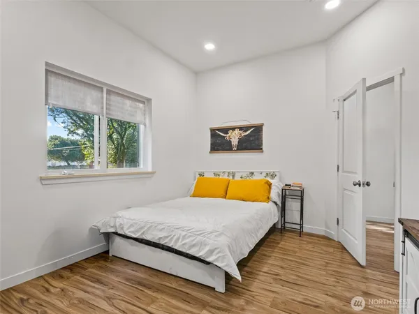 $370,000 | 203 East 6th Street, Bucoda, WA 98530