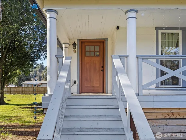 $370,000 | 203 East 6th Street, Bucoda, WA 98530