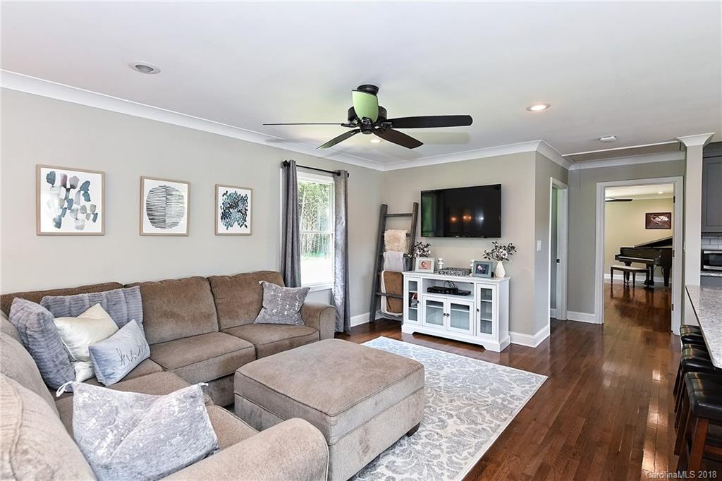 21334 Sandy Cove Road Cornelius, NC 28031 - Photo 9 of 22