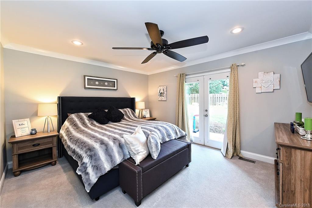 21334 Sandy Cove Road Cornelius, NC 28031 - Photo 10 of 22