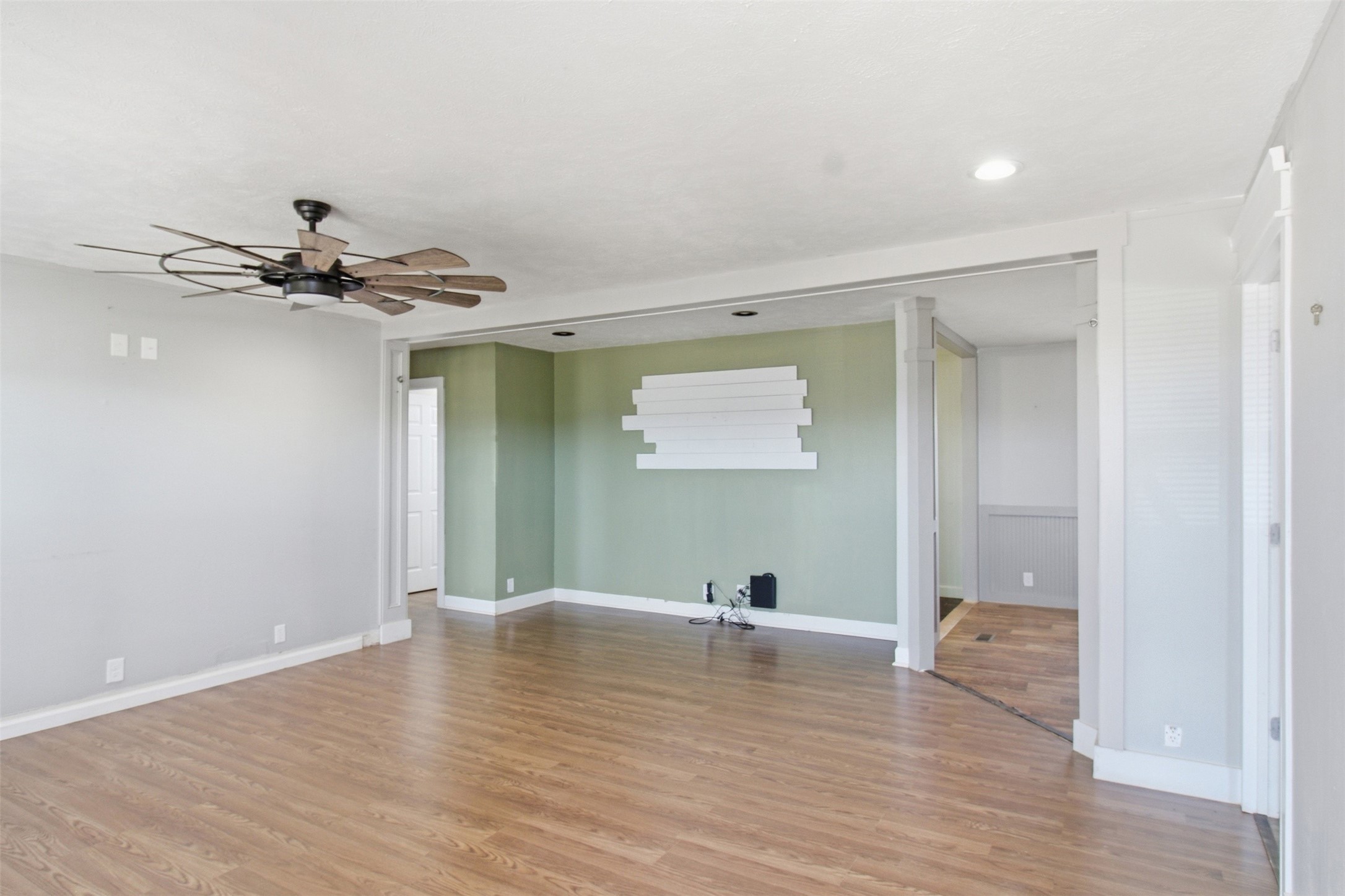 17563 Reno Road Conroe, TX 77306 - Photo 3 of 33 Gallery Image 3