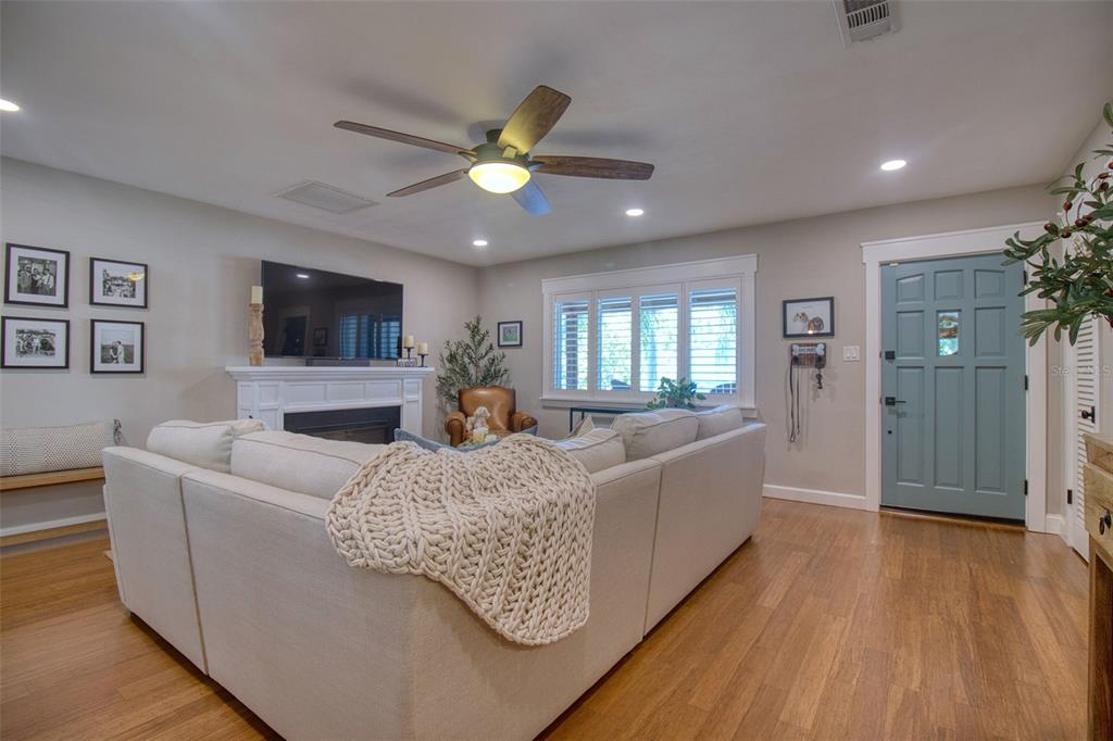 128 Edgewater Terrace Dunedin, FL 34698 - Photo 7 of 59