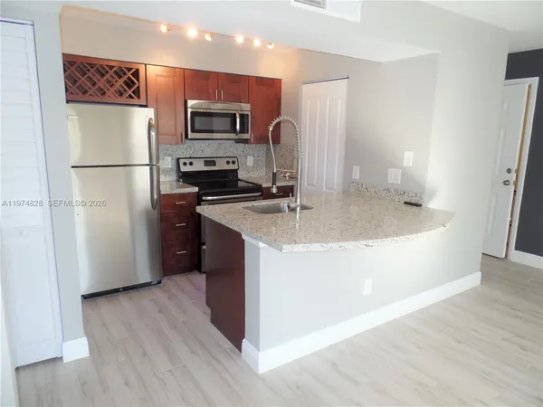 $1,895 | 1239 Southwest 46th Avenue, Unit 908, Pompano Beach, FL 33069