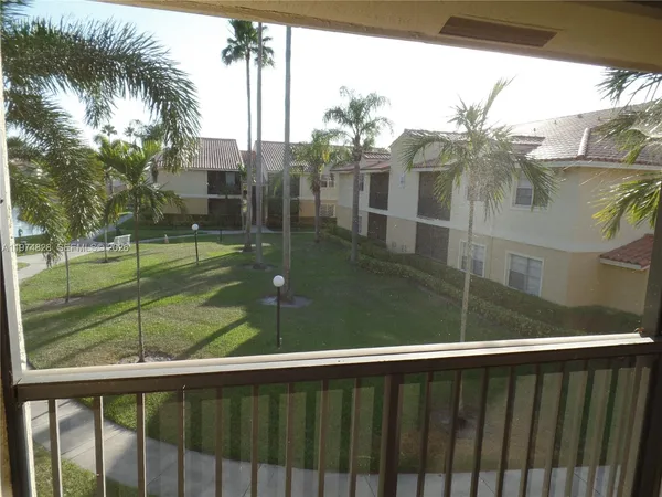 $1,895 | 1239 Southwest 46th Avenue, Unit 908, Pompano Beach, FL 33069