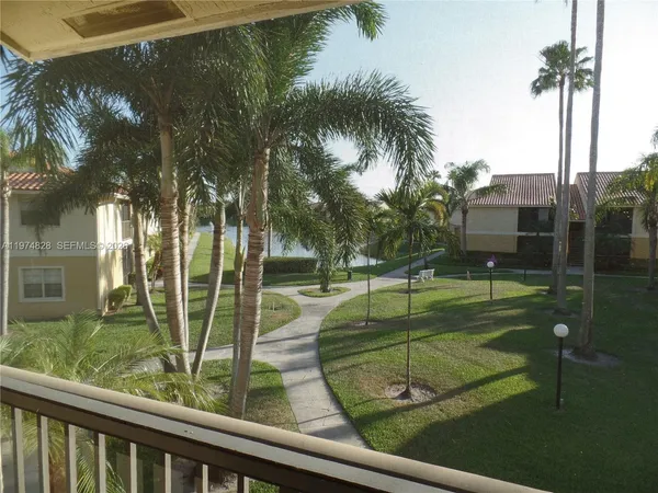 $1,895 | 1239 Southwest 46th Avenue, Unit 908, Pompano Beach, FL 33069