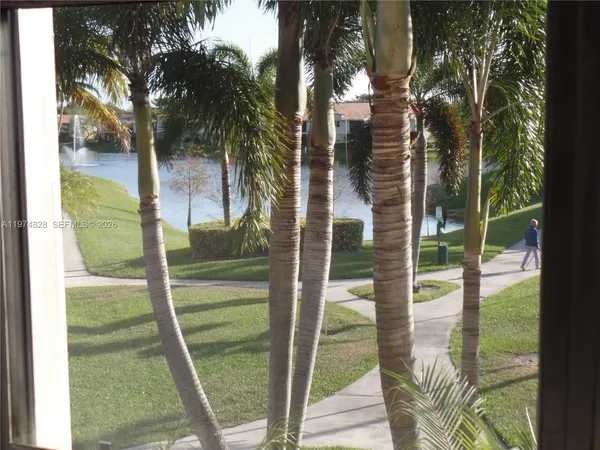 $1,895 | 1239 Southwest 46th Avenue, Unit 908, Pompano Beach, FL 33069