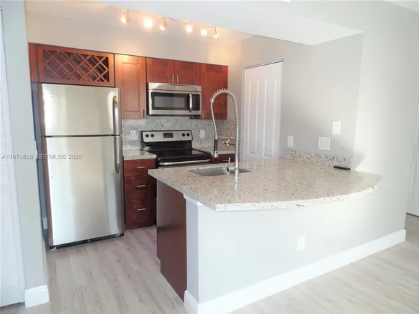 $1,895 | 1239 Southwest 46th Avenue, Unit 908, Pompano Beach, FL 33069