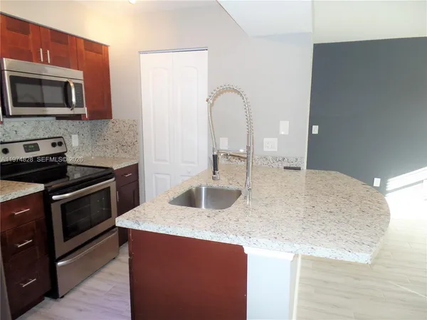 $1,895 | 1239 Southwest 46th Avenue, Unit 908, Pompano Beach, FL 33069