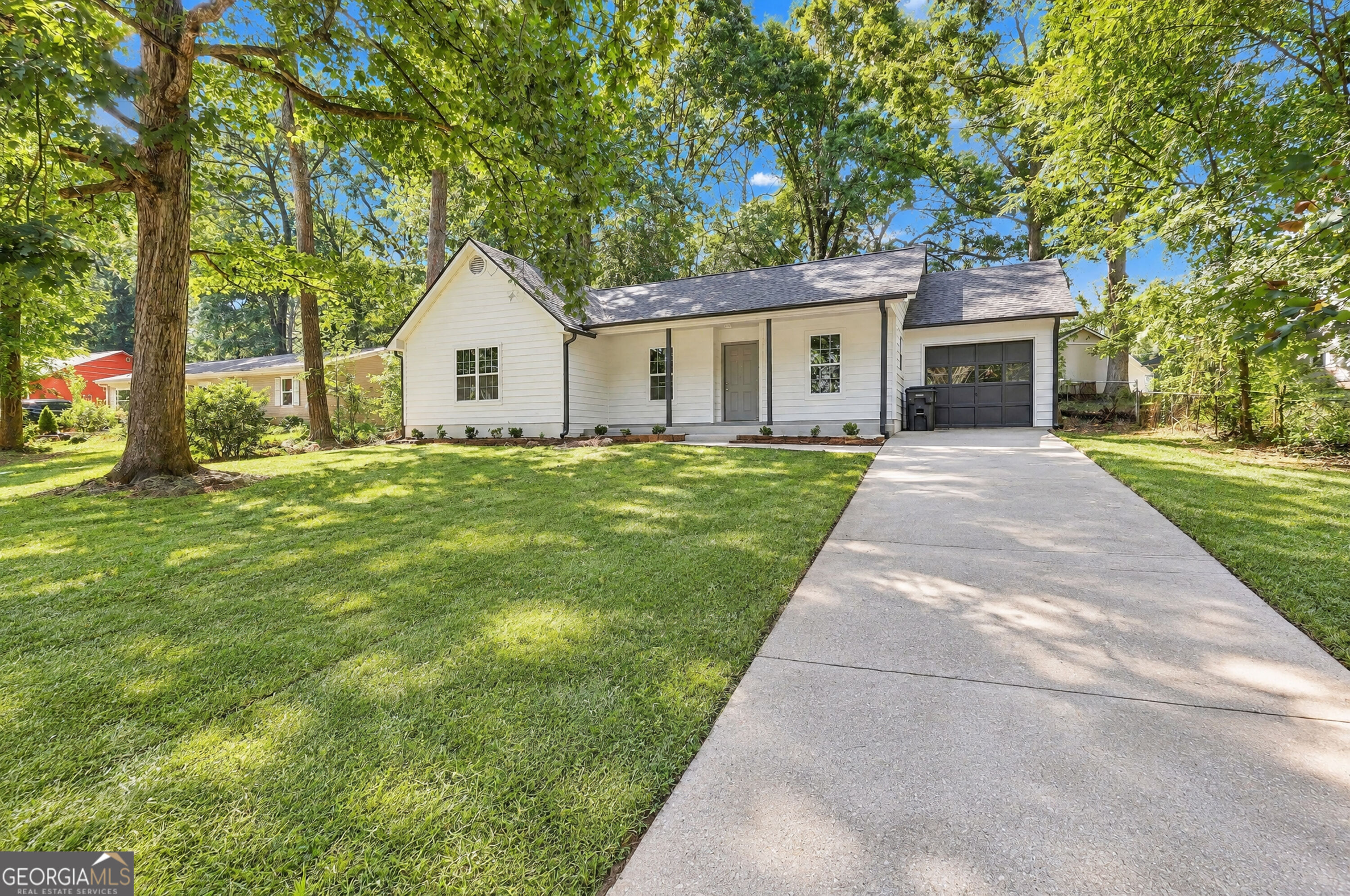 116 Richard Way Stockbridge, GA 30281 - Photo 2 of 36 Gallery Image 2