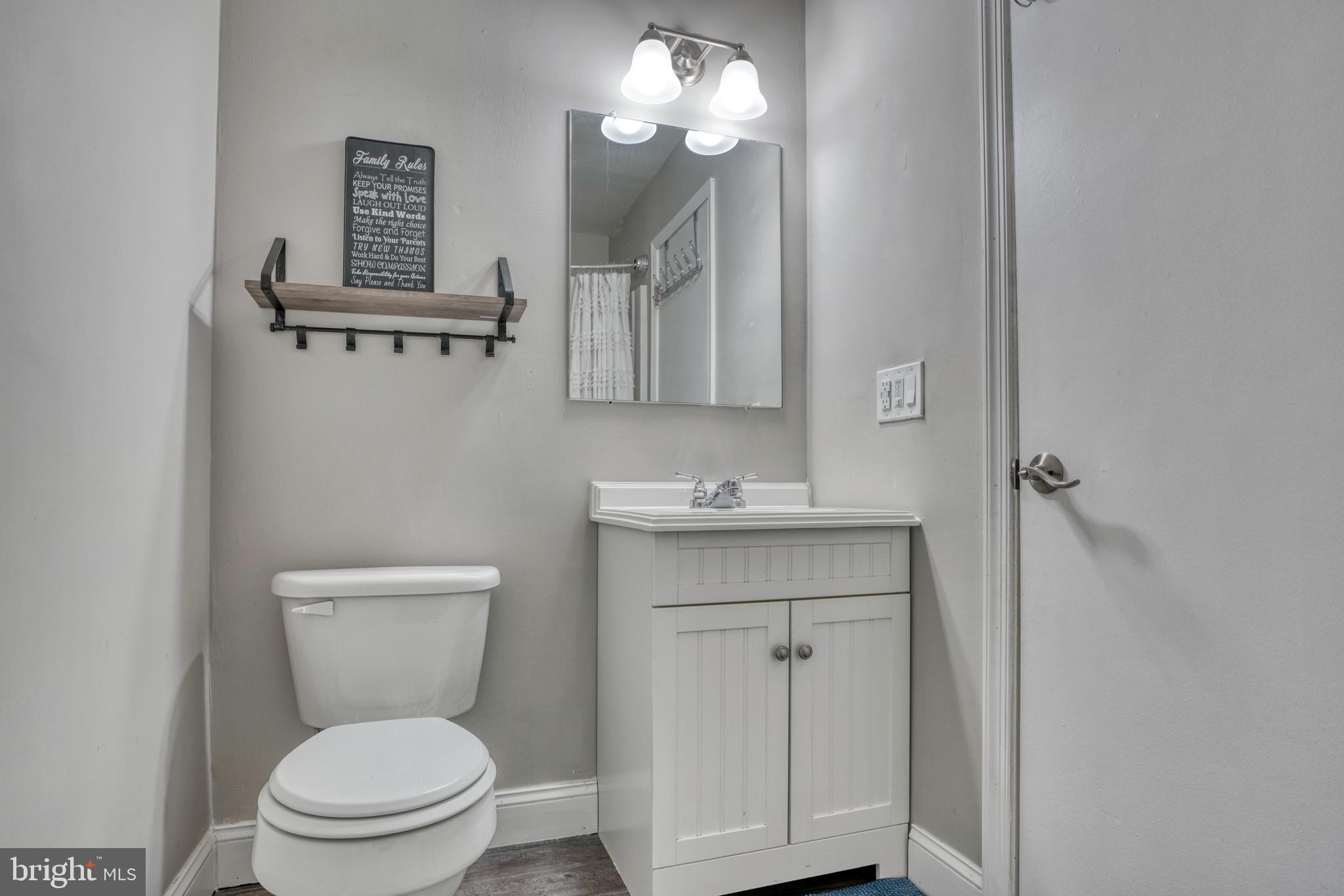 4408 Wynn Road Baltimore, MD 21236 - Photo 30 of 49 Hallway Full Bath