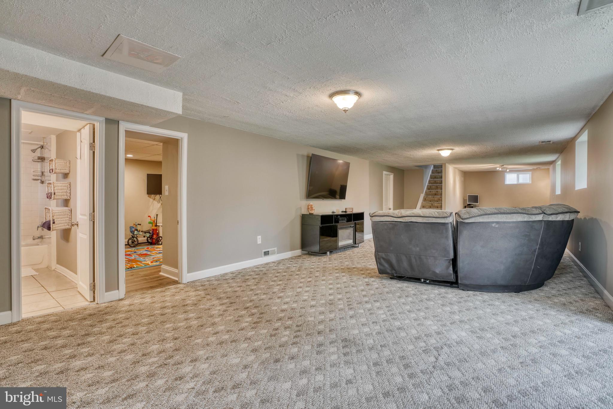 4408 Wynn Road Baltimore, MD 21236 - Photo 36 of 49