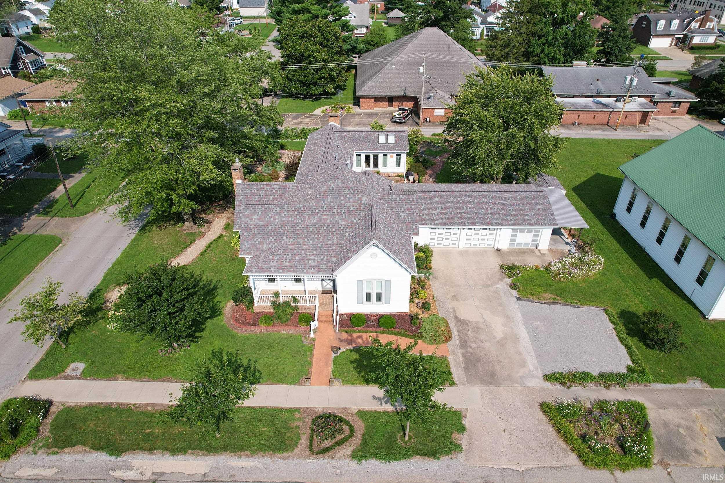 214 5th Street Carmi, IL 62821 - Photo 2 of 36