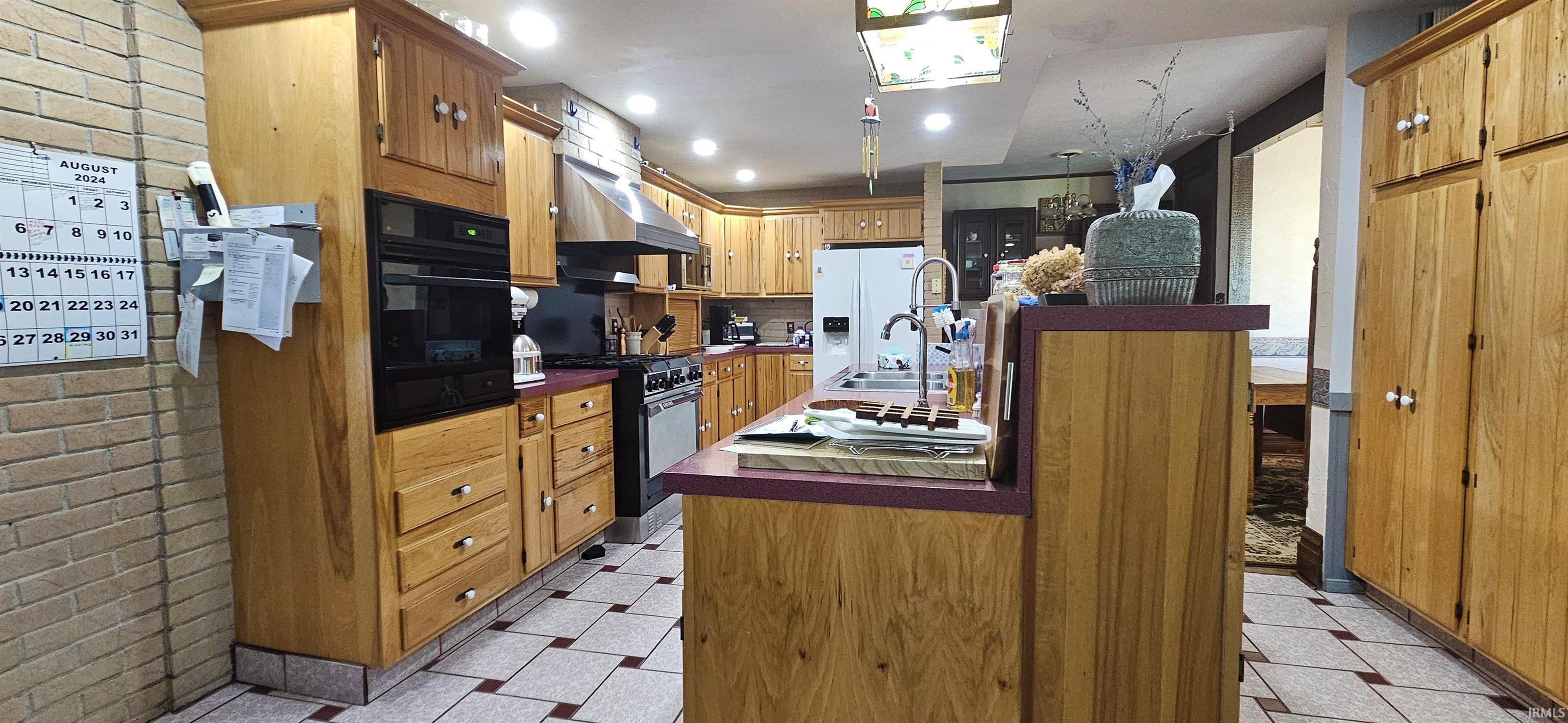 214 5th Street Carmi, IL 62821 - Photo 7 of 36