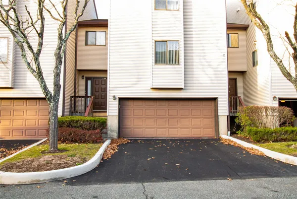 $365,000 | 38 Chester Lane, Nanuet, NY 10954