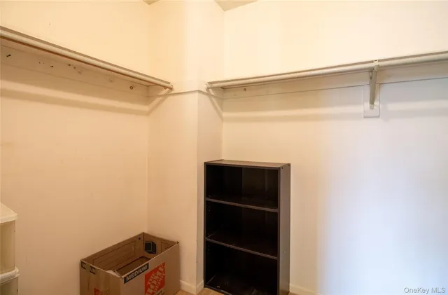 $376,000 | 38 Chester Lane, Nanuet, NY 10954