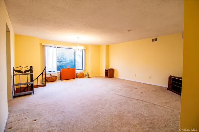 $376,000 | 38 Chester Lane, Nanuet, NY 10954