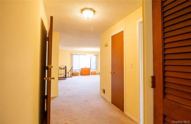 $376,000 | 38 Chester Lane, Nanuet, NY 10954