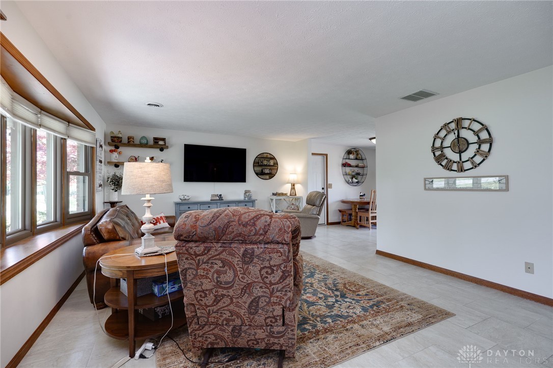 8467 Bunnell Hill Road Springboro, OH 45066 - Photo 9 of 52 Gallery Image 9