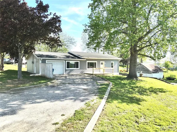 $225,000 | 306 West Monroe Street, La Grange, MO 63448