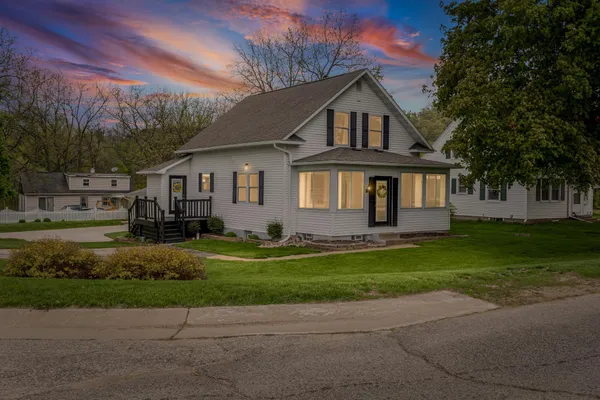 $289,900 | S3586 Chicken Valley Road, Fountain City, WI 54629