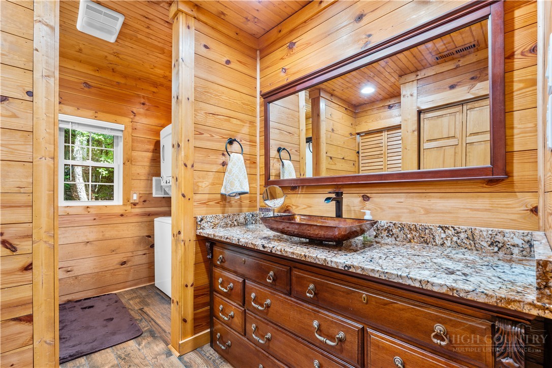 180 Longview Road Newland, NC 28657 - Photo 13 of 49
