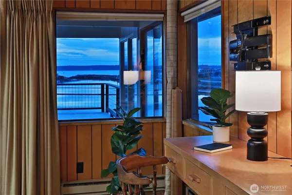 $595,000 | 3621 South Shorewood Avenue, Greenbank, WA 98253