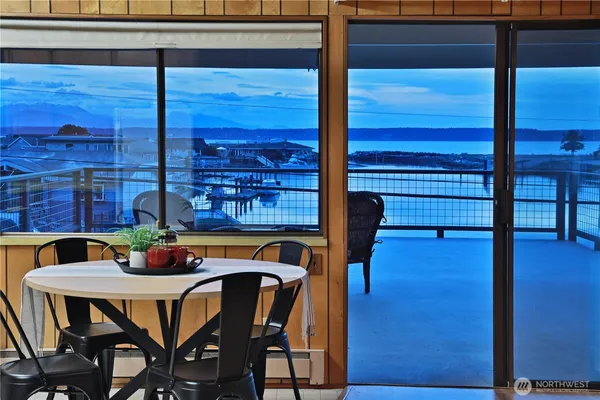 $595,000 | 3621 South Shorewood Avenue, Greenbank, WA 98253