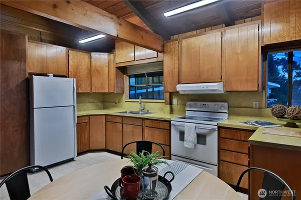 $595,000 | 3621 South Shorewood Avenue, Greenbank, WA 98253