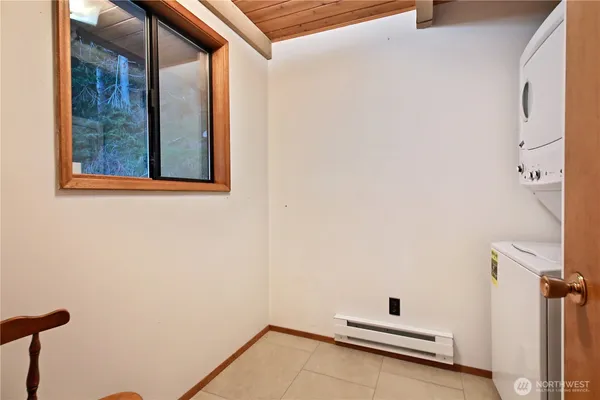$595,000 | 3621 South Shorewood Avenue, Greenbank, WA 98253