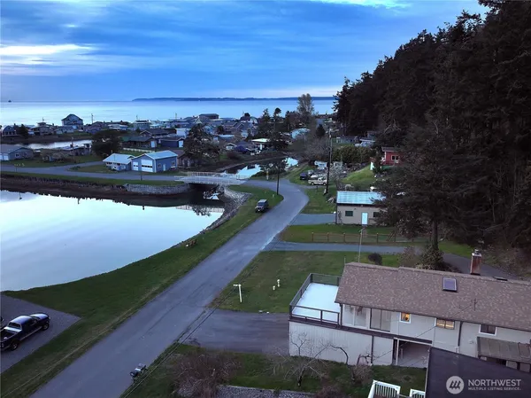 $595,000 | 3621 South Shorewood Avenue, Greenbank, WA 98253