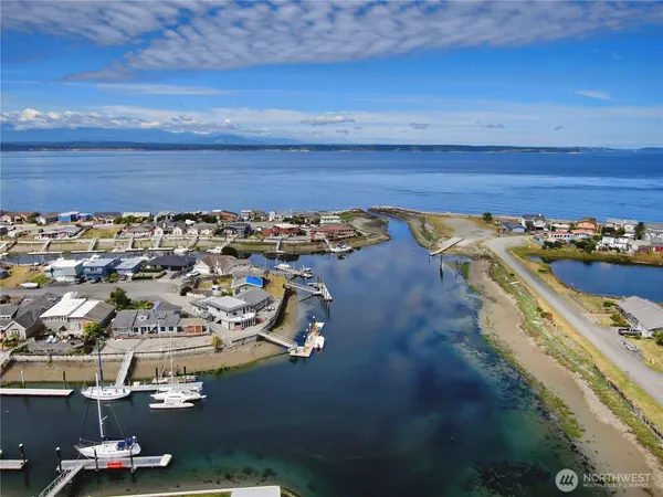 $595,000 | 3621 South Shorewood Avenue, Greenbank, WA 98253