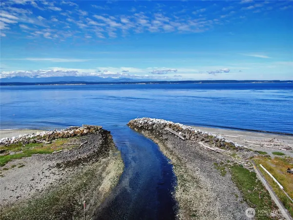 $595,000 | 3621 South Shorewood Avenue, Greenbank, WA 98253