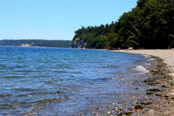$595,000 | 3621 South Shorewood Avenue, Greenbank, WA 98253