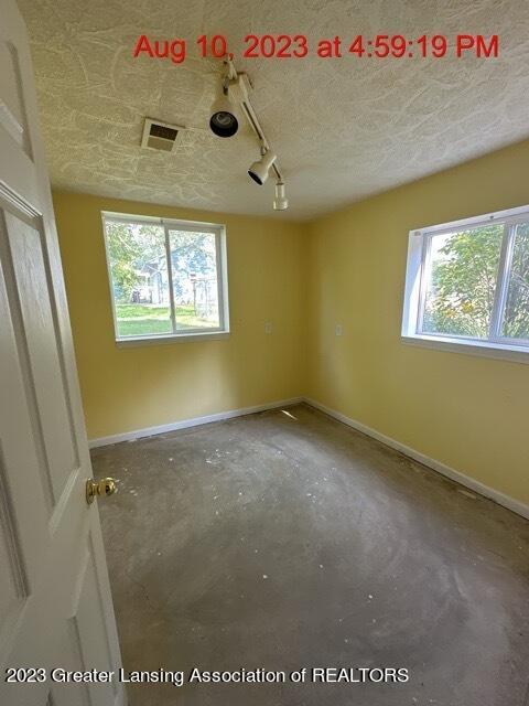 1175 West Wieland Road Lansing, MI 48906 - Photo 12 of 15 37838185-4FB5-4E01-AD99-B34D831AC2A5