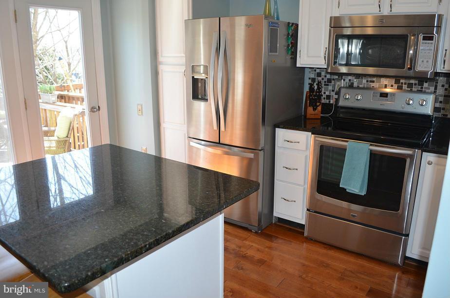 9105 Ridgefield Lane Frederick, MD 21701 - Photo 1 of 30 Kitchen