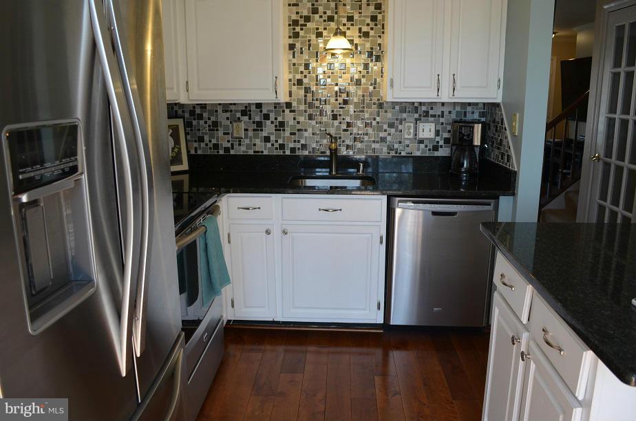 9105 Ridgefield Lane Frederick, MD 21701 - Photo 12 of 30 Kitchen - Granite