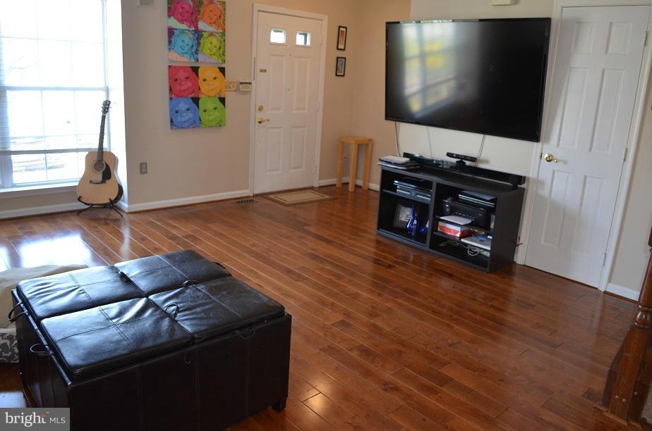 9105 Ridgefield Lane Frederick, MD 21701 - Photo 24 of 30 Family Room