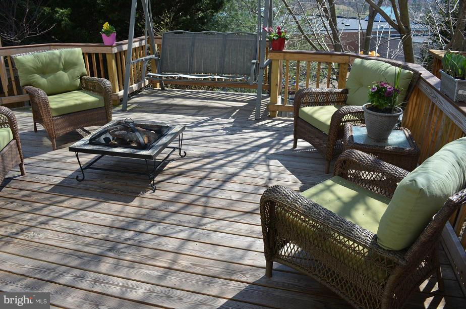 9105 Ridgefield Lane Frederick, MD 21701 - Photo 29 of 30 Relax on your Full deck