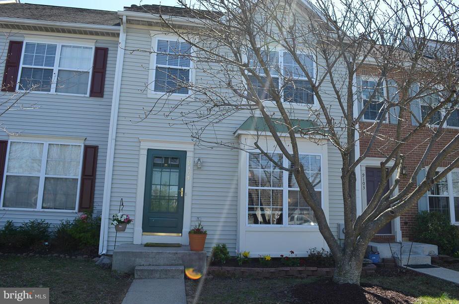 9105 Ridgefield Lane Frederick, MD 21701 - Photo 5 of 30 Exterior (Front)