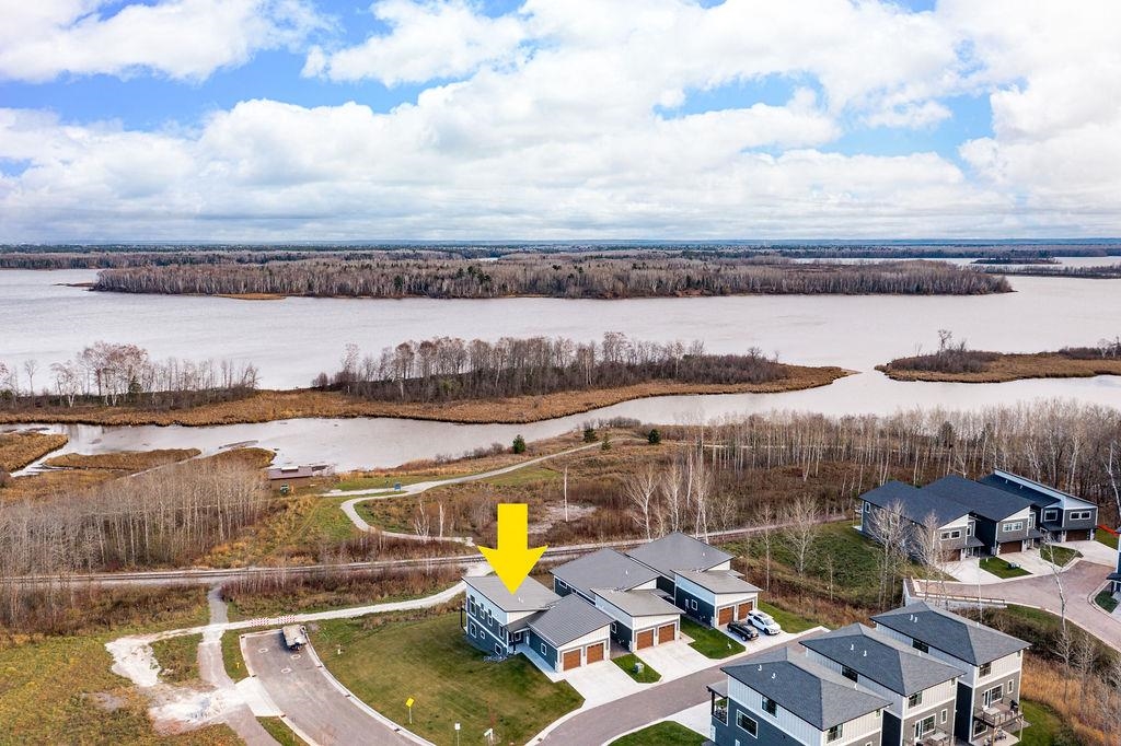 8602 Maynard Place Duluth, MN 55808 - Photo 29 of 38 Bird's eye view of a large body of water