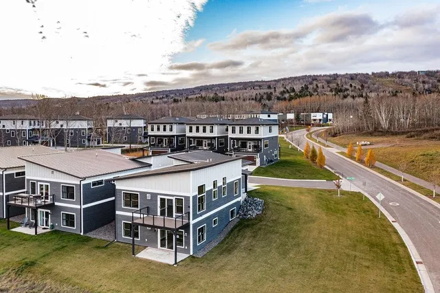 $797,900 | 8602 Maynard Place, Duluth, MN 55808