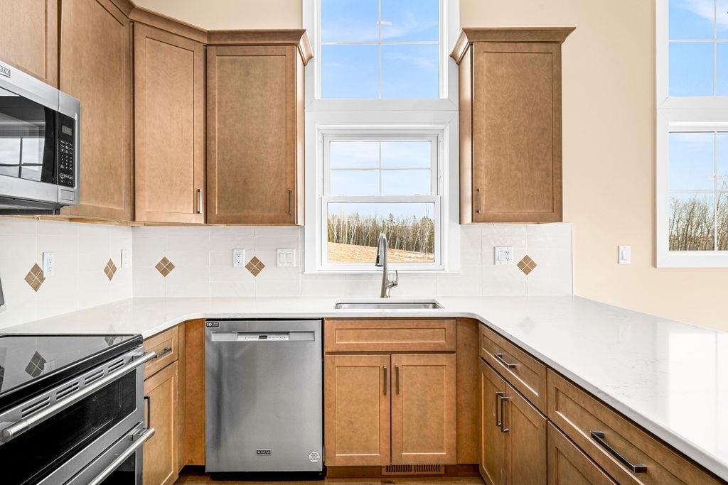 8602 Maynard Place Duluth, MN 55808 - Photo 9 of 38 Kitchen