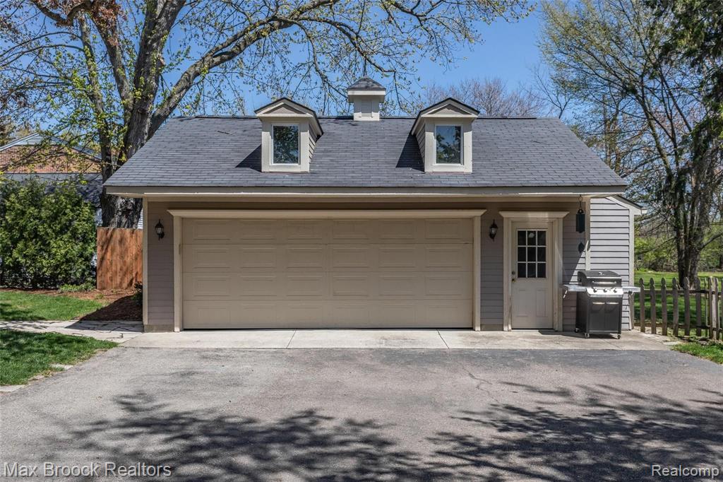 18277 Beverly Road Beverly Hills, MI 48025 - Photo 40 of 44