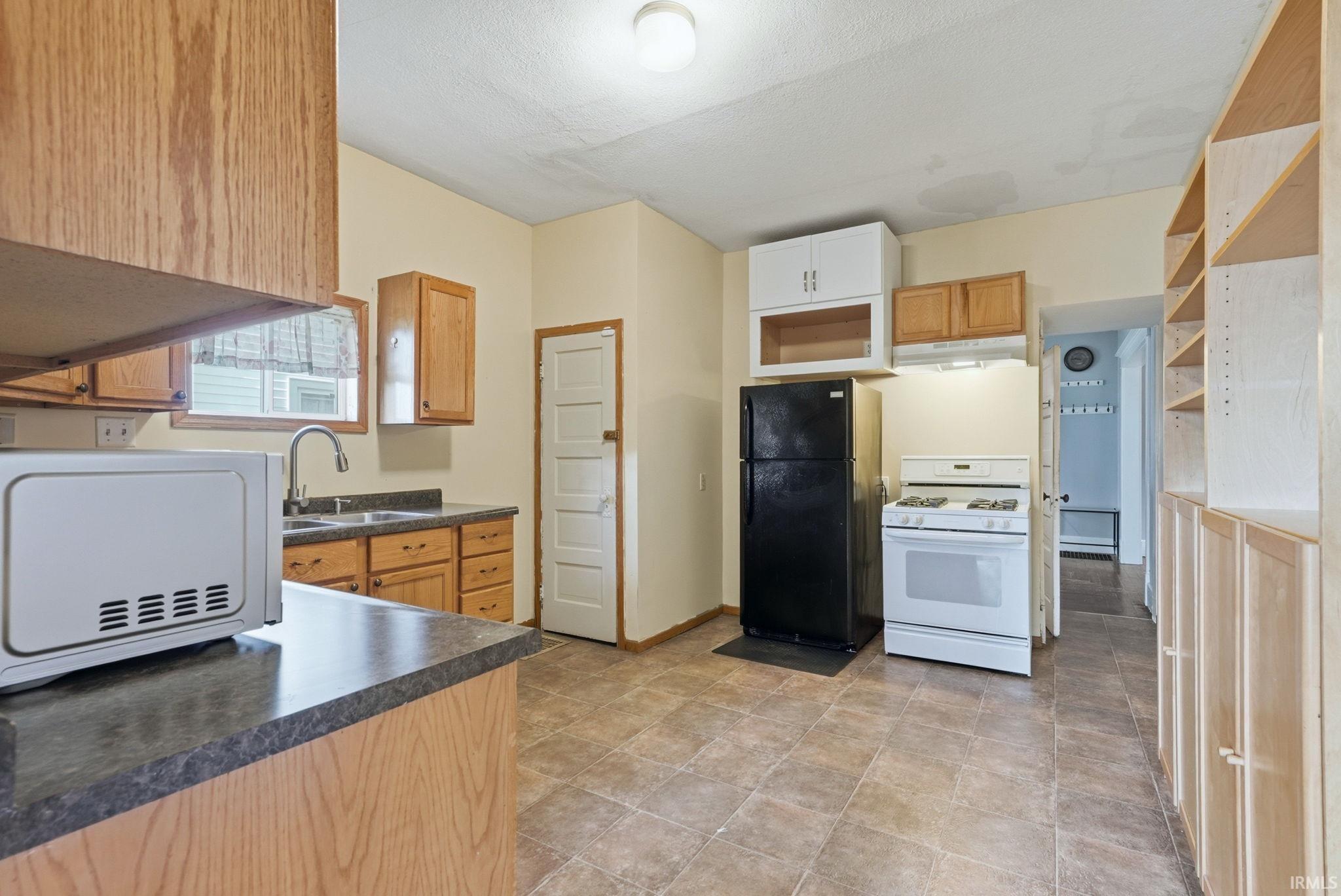 705 Drover Street Huntington, IN 46750 - Photo 19 of 37