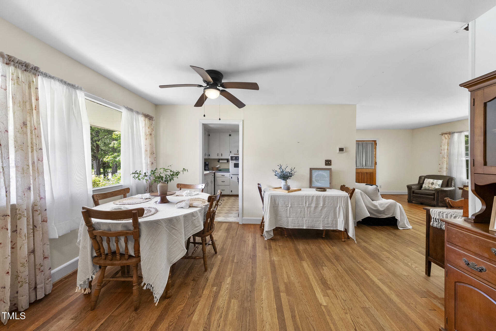 905 Aversboro Road Garner, NC 27529 - Photo 3 of 20 Open dining and living area let's the sun shine in!