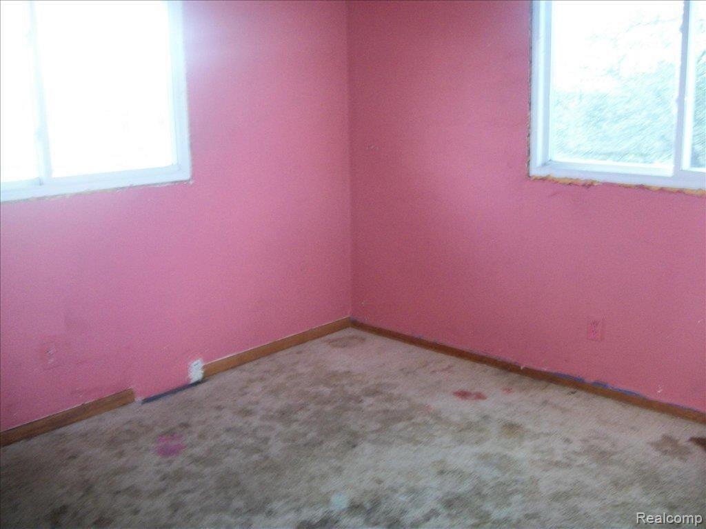 14865 Burt Road Allenton, MI 48002 - Photo 5 of 7 7091415765 Bed