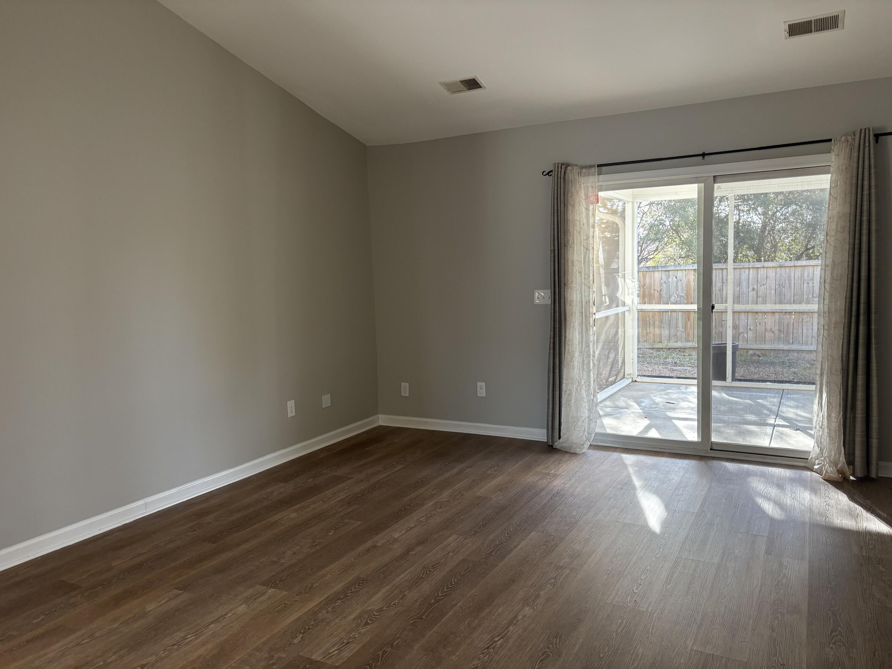 1300 River Rock Road Hanahan, SC 29410 - Photo 4 of 24 IMG_2974