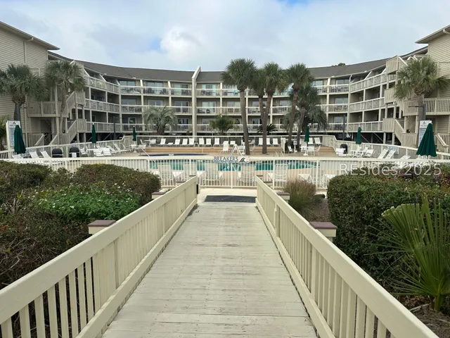 $415,000 | 4 South Forest Beach Drive, Unit 306, Hilton Head Island, SC 29928