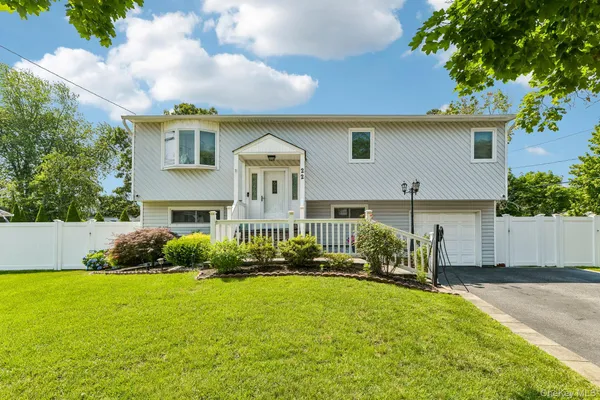 $679,999 | 22 Liberty Avenue, Selden, NY 11784