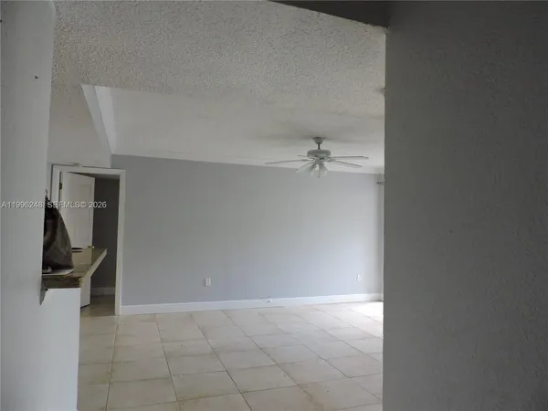 $2,400 | 15610 Southwest 105th Lane, Unit 605, Miami, FL 33196